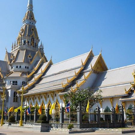 Hotel Pha Mansion à Chachoengsao Extérieur photo