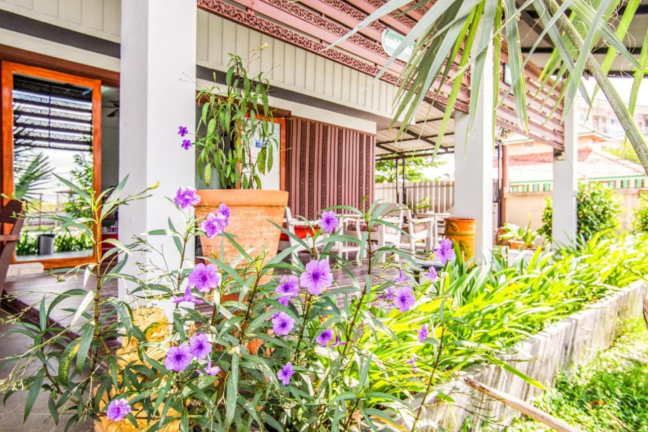 Hotel Pha Mansion à Chachoengsao Extérieur photo