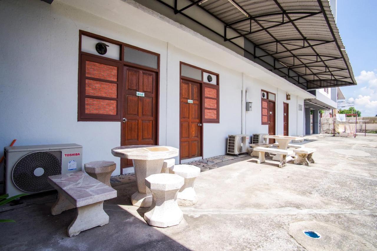 Hotel Pha Mansion à Chachoengsao Extérieur photo